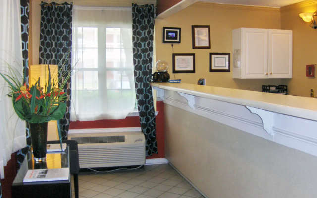 photo 2 of HomeTowne Studios by Red Roof Atlanta NE - Downtown Norcross