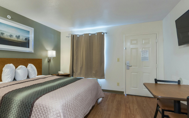 photo 3 of HomeTowne Studios by Red Roof Dallas - Irving