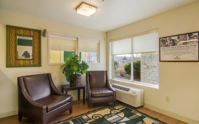 photo 2 of HomeTowne Studios By Red Roof Denver - Glendale/ Cherry Creek