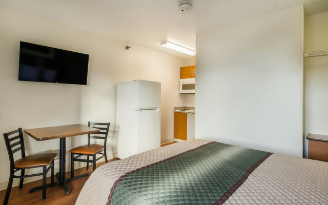photo 4 of HomeTowne Studios By Red Roof Denver - Glendale/ Cherry Creek