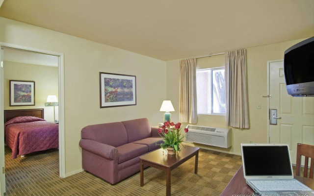 photo 2 of Siegel Suites Boulder III