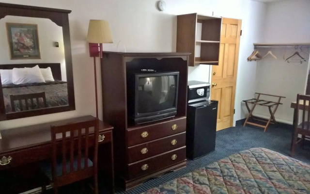 photo 2 of Crossroads Heritage Motel