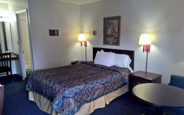 photo 4 of Crossroads Heritage Motel