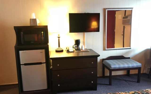 photo 3 of Crossroads Motel