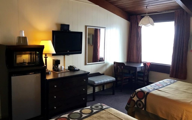 photo 5 of Crossroads Motel