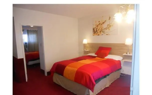 photo 2 of Crown Airport Hotel