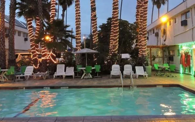 photo 5 of Crown Airport Hotel