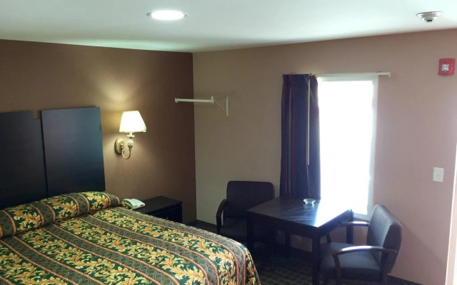 photo 3 of Crown Inn - Fayetteville