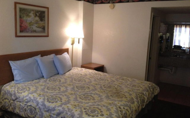 photo 3 of Crown Inn