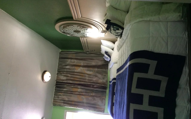 photo 3 of Crown Motel