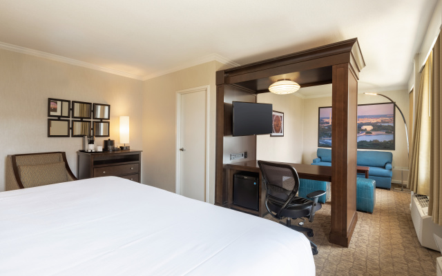 photo 3 of Crowne Plaza Crystal City-Washington, D.C. by IHG