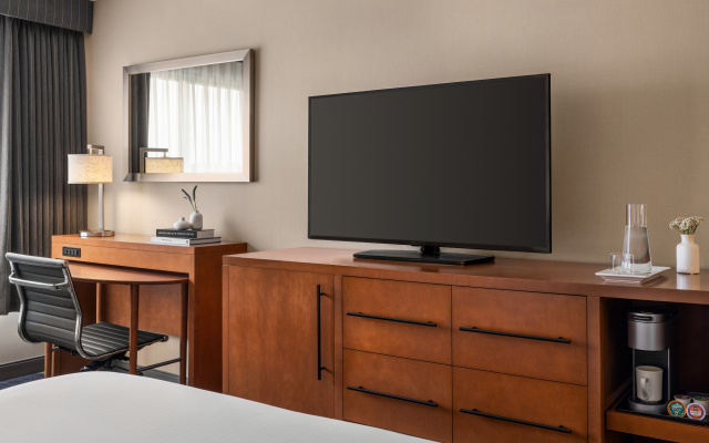 photo 4 of Crowne Plaza Auburn Hills by IHG