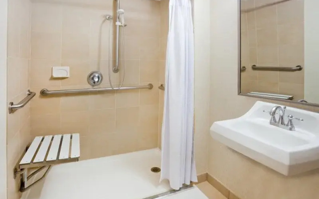 photo 2 of Crowne Plaza West