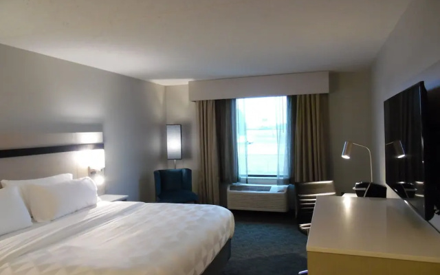 photo 3 of Crowne Plaza Bloomington-normal