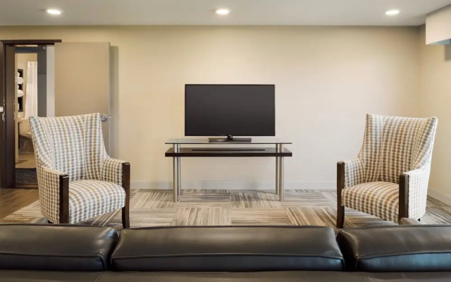 photo 5 of Crowne Plaza Bloomington-normal