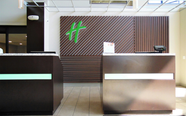 photo 2 of Holiday Inn Bloomington - Normal by IHG