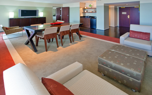 photo 3 of Crowne Plaza Chicago West Loop by IHG