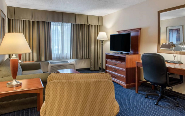 photo 3 of Quality Hotel Conference Center Cincinnati Blue Ash