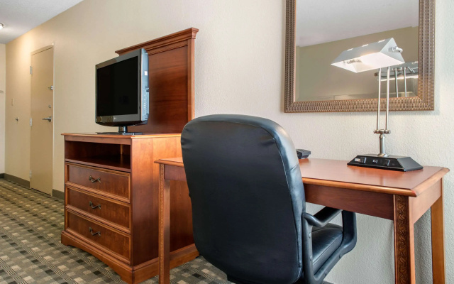 photo 5 of Quality Hotel Conference Center Cincinnati Blue Ash