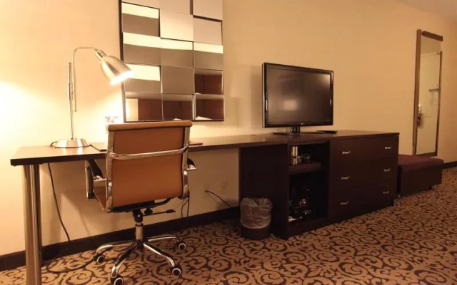 photo 4 of Crowne Plaza Danbury