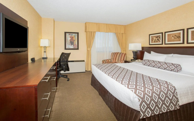 photo 3 of Crowne Plaza Denver International Airport