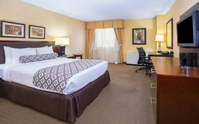 photo 4 of Crowne Plaza Denver International Airport