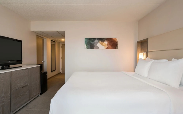 photo 4 of Crowne Plaza Englewood, an IHG Hotel