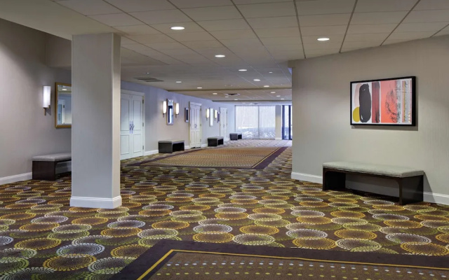 photo 2 of Crowne Plaza Hotel Fairfield