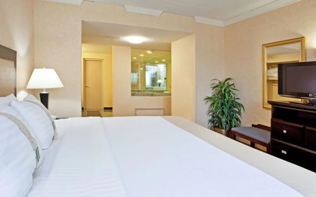 photo 3 of Crowne Plaza Farmington Hills Novi