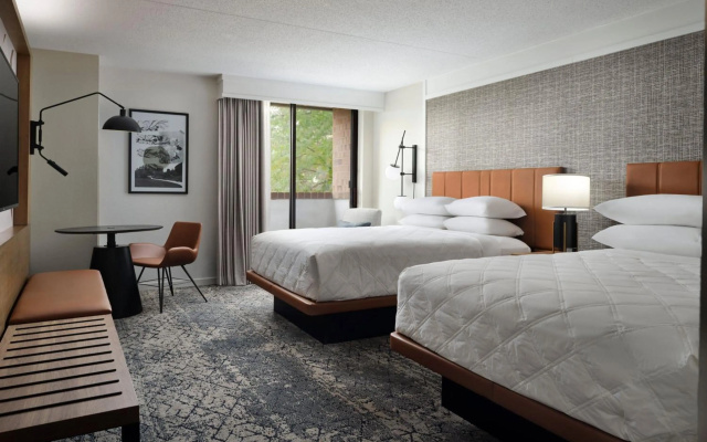 photo 3 of Sheraton Grand Rapids Airport Hotel