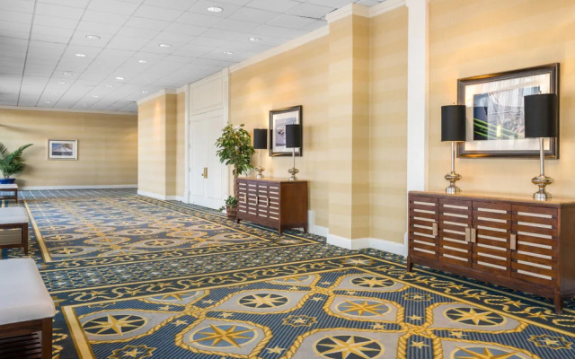 photo 2 of Crowne Plaza Hampton-Marina