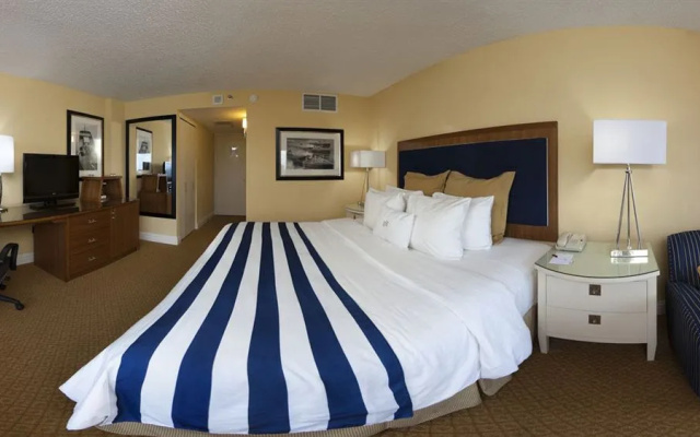photo 4 of Crowne Plaza Hampton-Marina