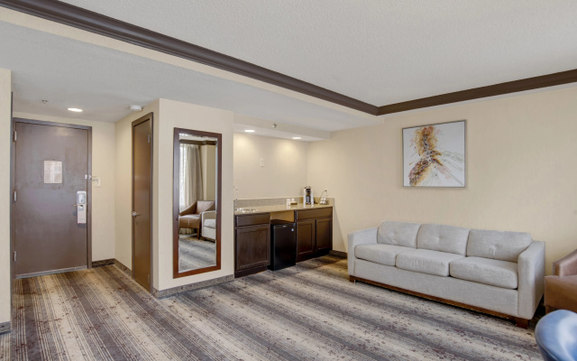 photo 4 of Crowne Plaza Harrisburg-Hershey by IHG