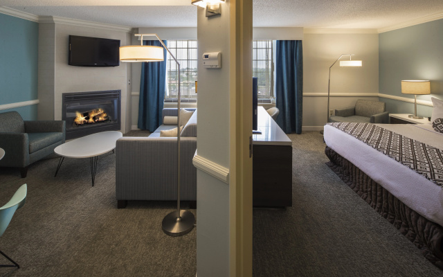 photo 4 of Crowne Plaza Suites Pittsburgh South by IHG
