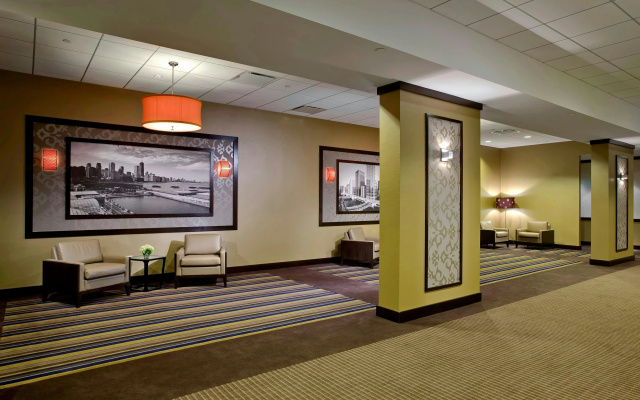 photo 4 of Crowne Plaza Chicago Ohare Hotel & Conf Ctr by IHG