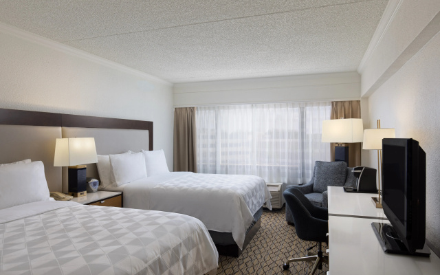 photo 3 of Holiday Inn Clark - Newark Area by IHG