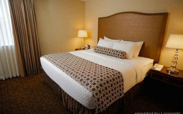 photo 2 of Crowne Plaza Hotel Madison