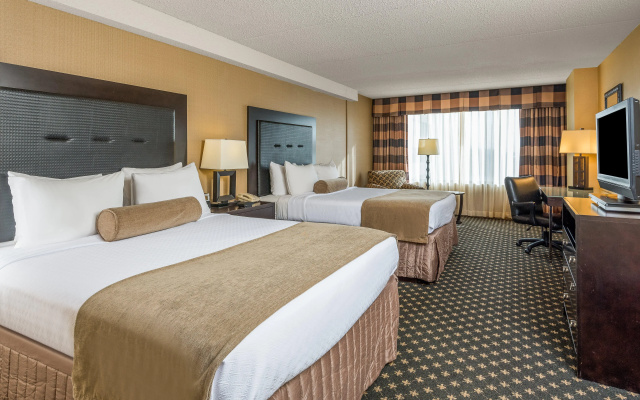 photo 4 of Crowne Plaza Indianapolis-Airport by IHG