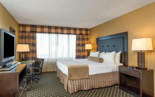 photo 5 of Crowne Plaza Indianapolis-Airport by IHG