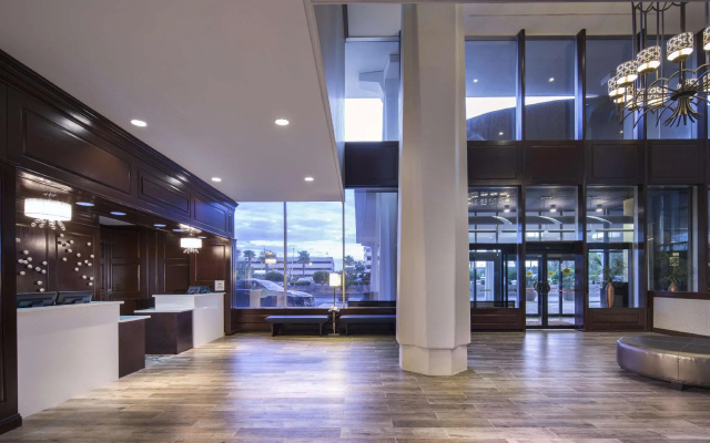 photo 2 of DoubleTree by Hilton Hotel Jacksonville Riverfront