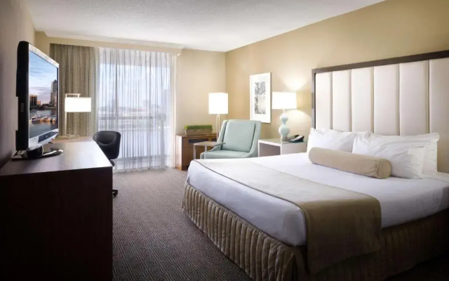 photo 5 of DoubleTree by Hilton Hotel Jacksonville Riverfront