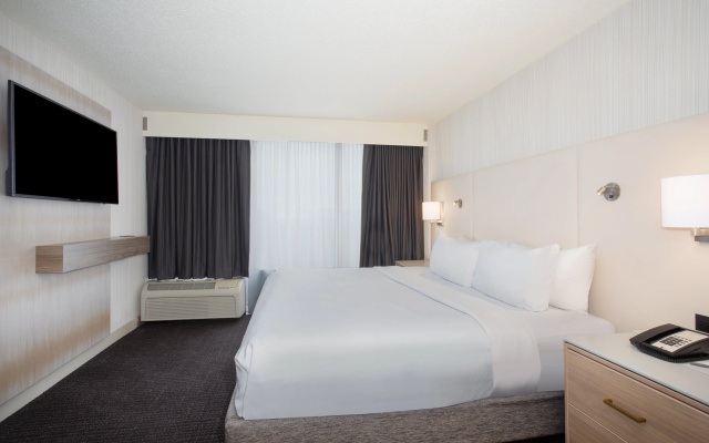 photo 4 of Crowne Plaza Kansas City Downtown by IHG