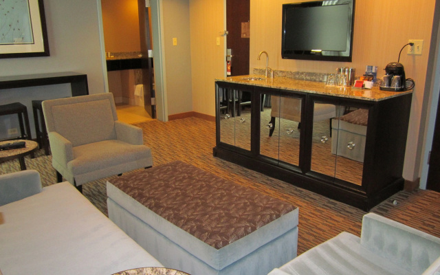photo 2 of Crowne Plaza Lombard Downers Grove by IHG