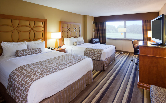 photo 4 of Crowne Plaza Minneapolis West by IHG