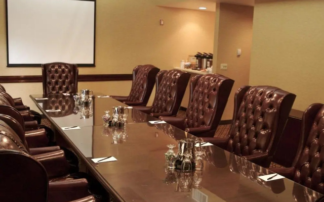 photo 3 of Crowne Plaza Ontario