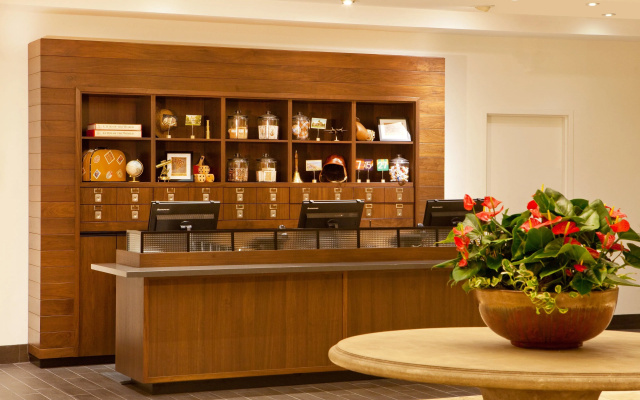 photo 2 of Four Points by Sheraton Phoenix North