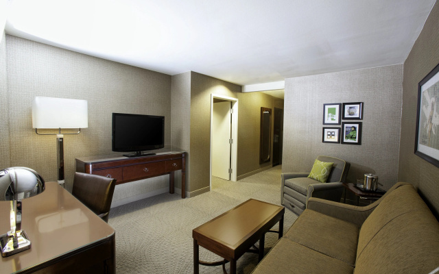 photo 2 of Crowne Plaza Pittsburgh Airport