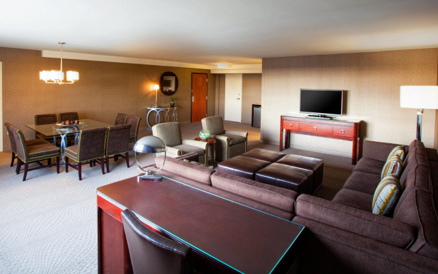 photo 3 of Crowne Plaza Pittsburgh Airport