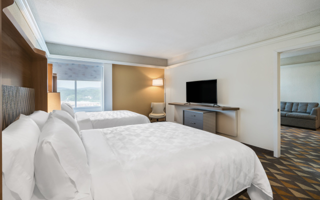 photo 2 of Holiday Inn & Suites Pittsfield-Berkshires by IHG