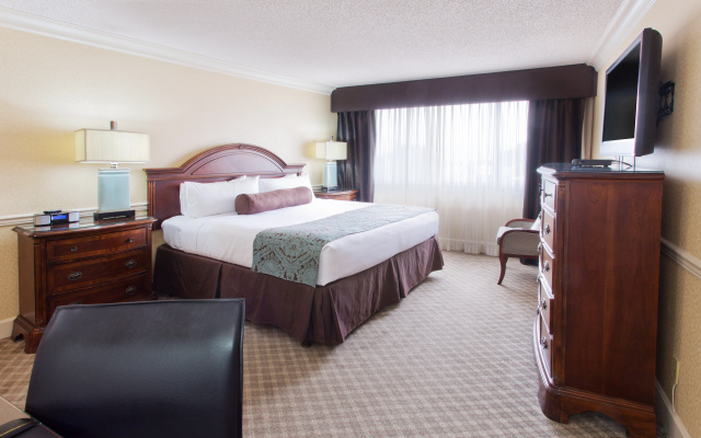 photo 3 of Crowne Plaza Portland Downtown Convention Center by IHG